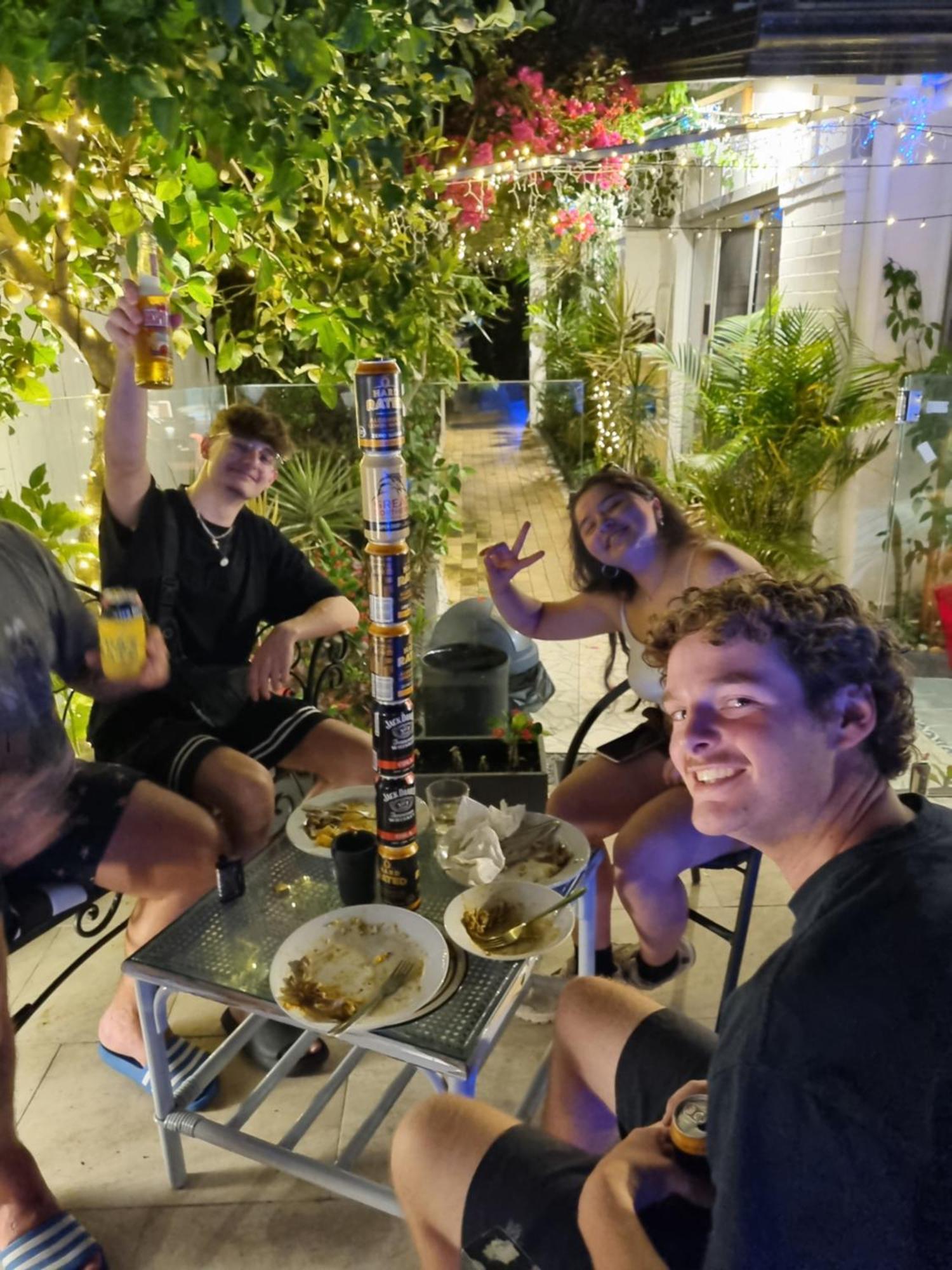 Homestyle Hostel - 18-36Yrs 칼론드라 외부 사진